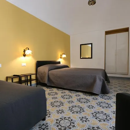 Ex Centro Nocleg ze śniadaniem 3*