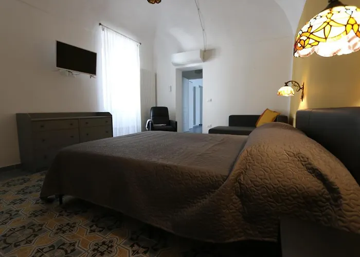 לינה וארוחת בוקר Ex Centro 3*